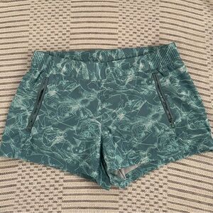 Women's Columbia Teal fish Print Active Shorts
